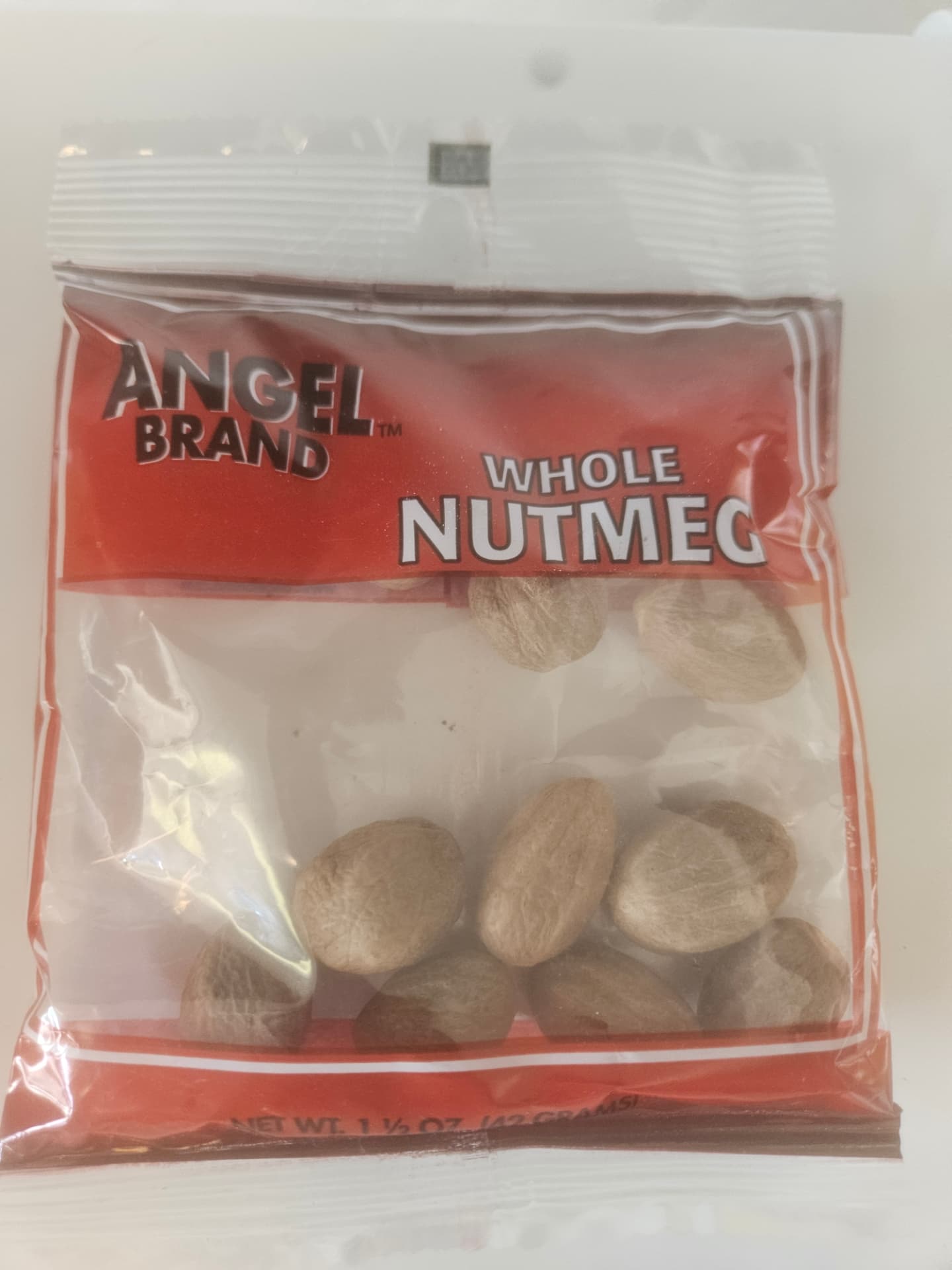 Angel Brand Whole Nutmeg 1.5 oz (42 g)